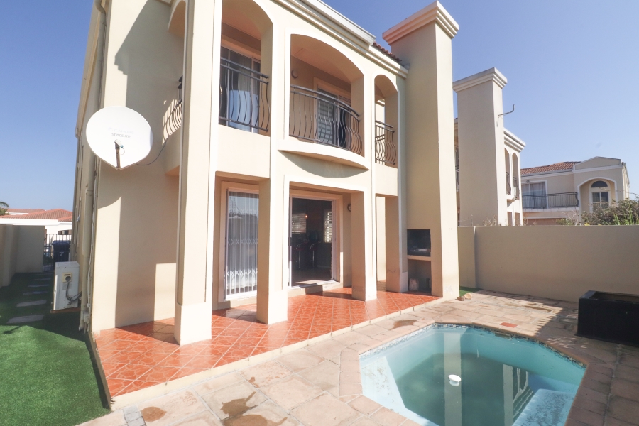 3 Bedroom Property for Sale in Gordons Bay Central Western Cape